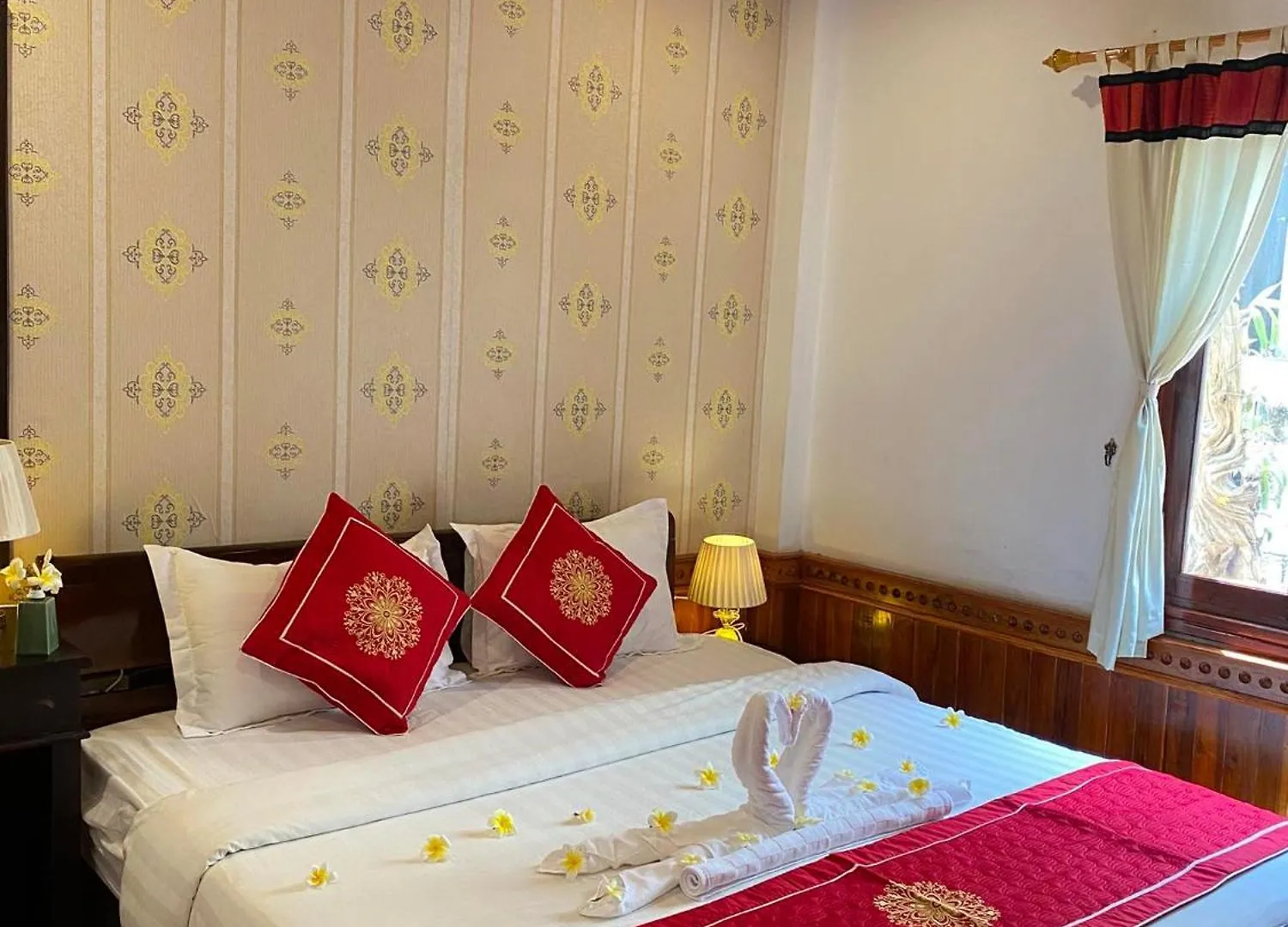 Golden Sun Hotel Luang Prabang 3*,  Laos