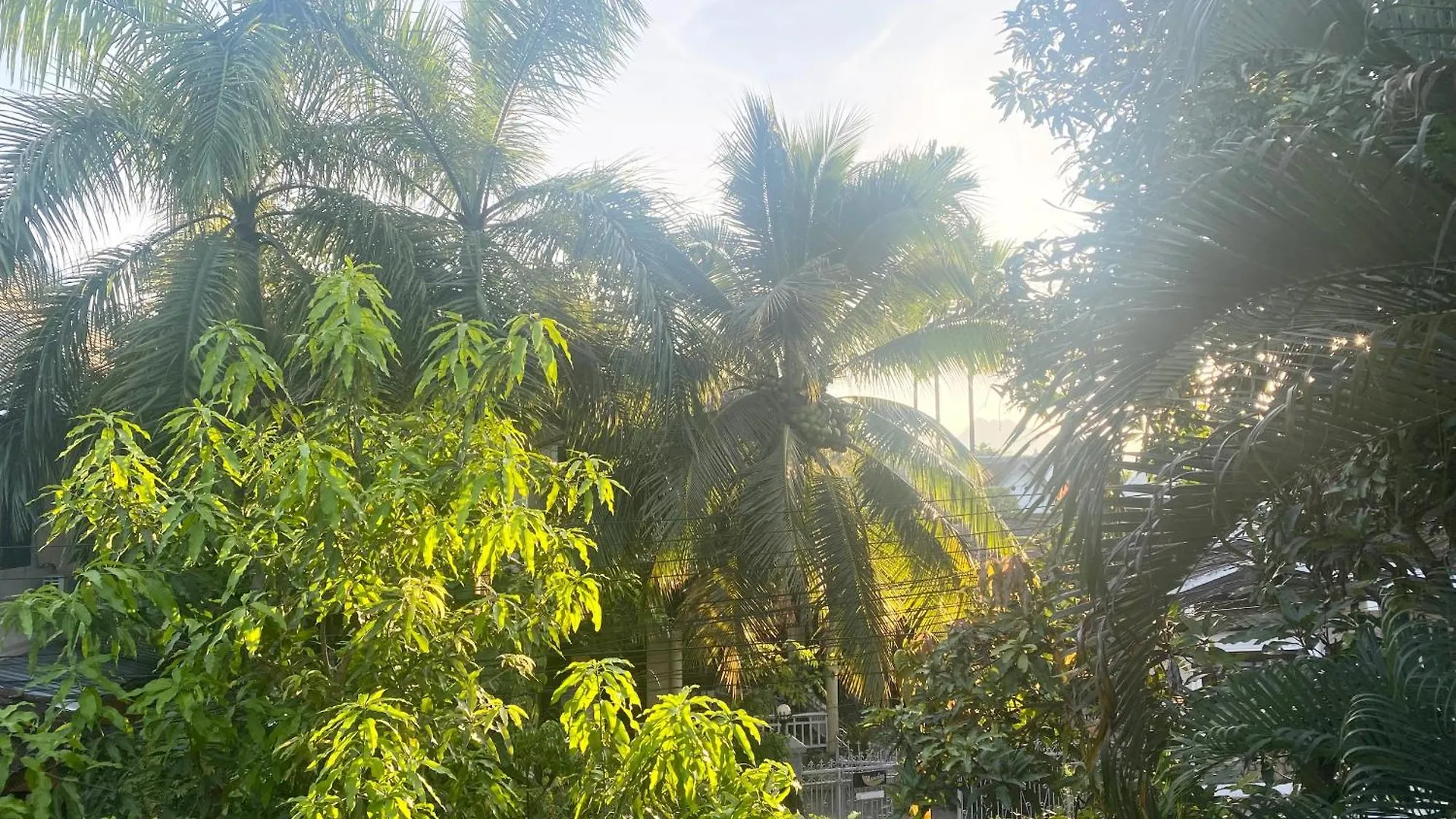 Golden Sun Hotel Luang Prabang 3*,